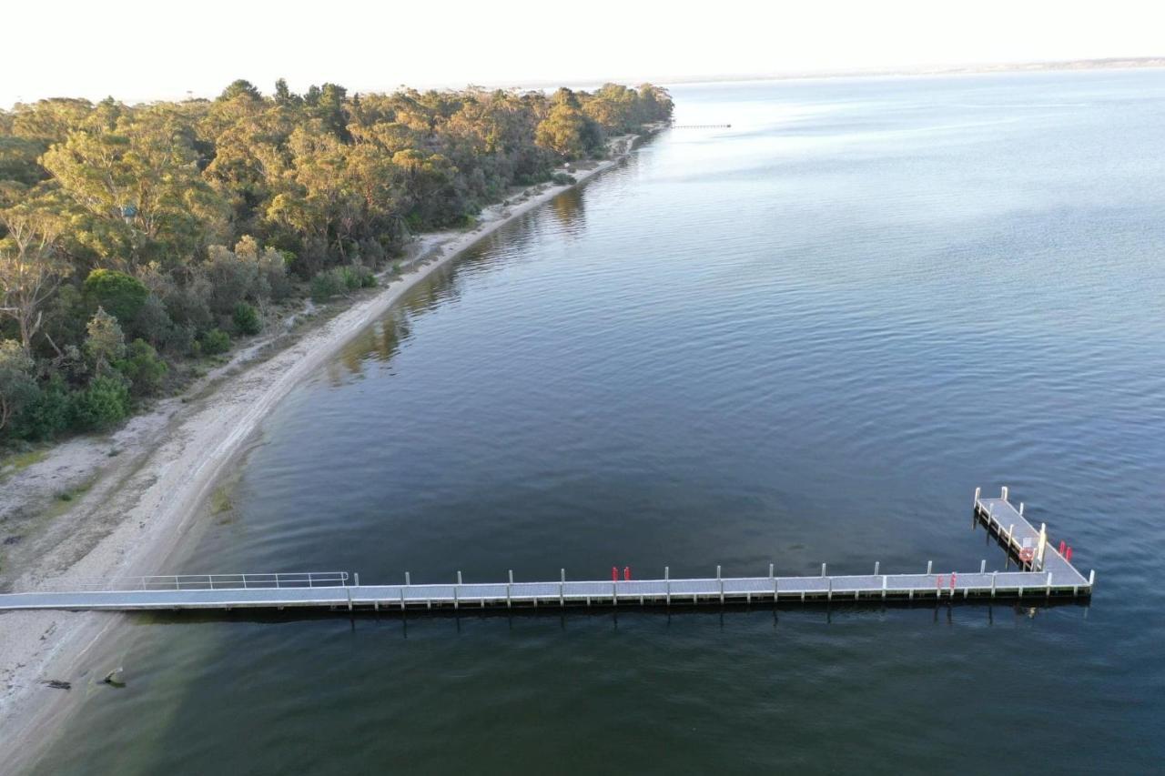 Swan Cove Beachfront Raymond Island Экстерьер фото